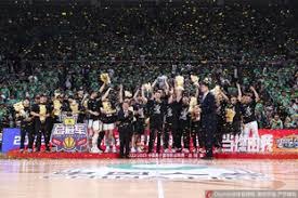 [足球之夜]38岁于汉超：保持专注 保持稳定